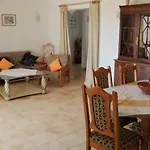 Feliz Сан-Бартоломеу-де-Мессинеш